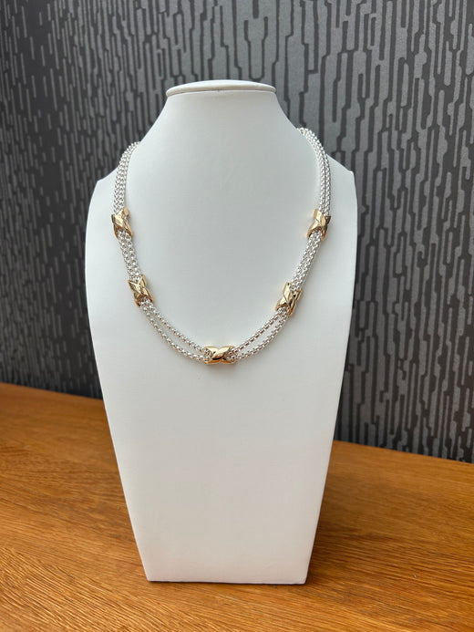 Double strand kisses necklace