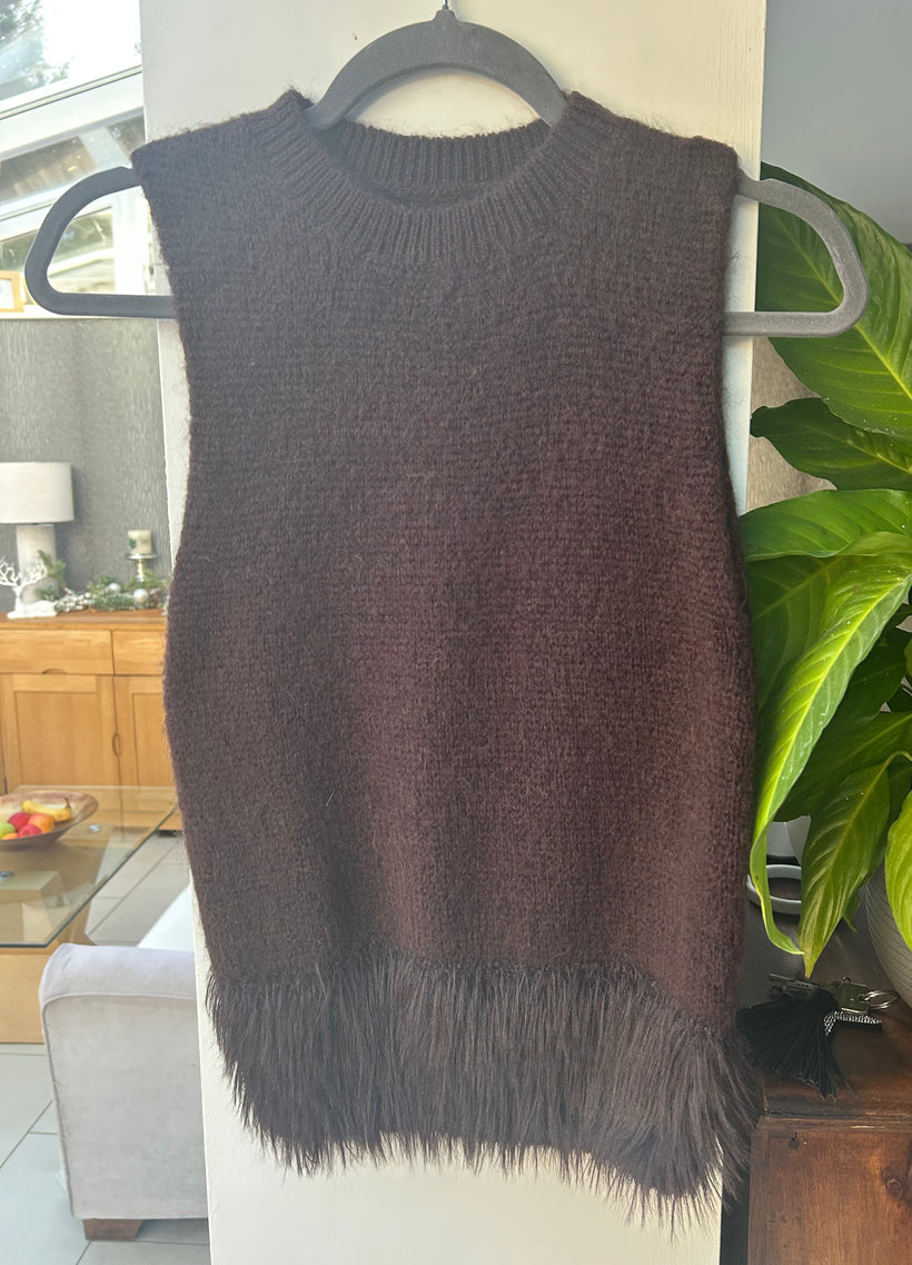 Knitted sleeveless top